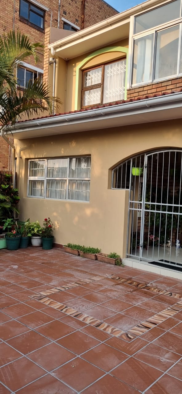 4 Bedroom Property for Sale in Southernwood Eastern Cape